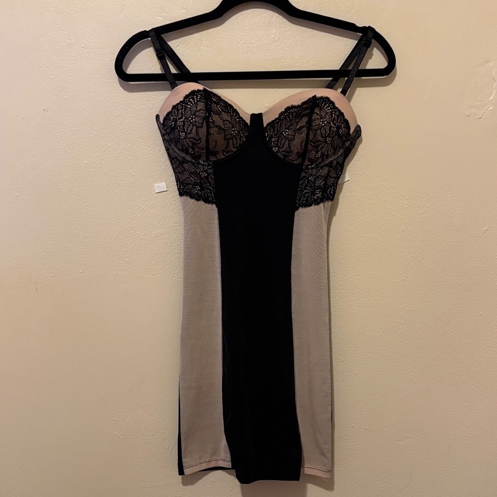 Marilyn Monroe Black and Cream Lace Chemise